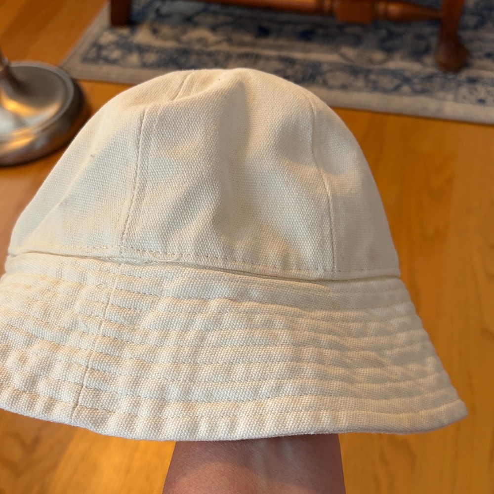 Aritzia Babaton pale yellow Russo canvas bucket hat XS/S